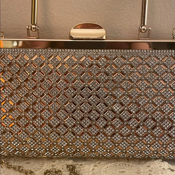 Elegant Gold and Silver Clutch Bag - Picture 4 of 6